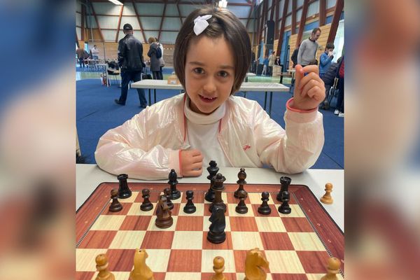 , PORTRAIT. Championne d&rsquo;échecs à 7 ans, Bella va tenter de décrocher un titre national chez les jeunes