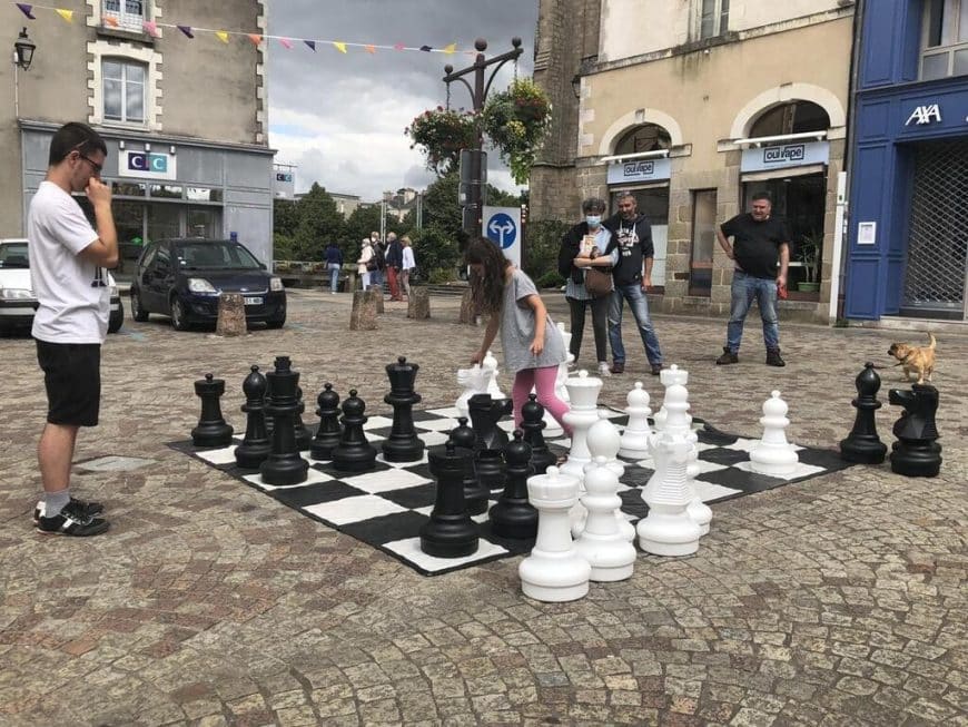 , À Redon, un jeu géant pour s’initier gratuitement aux échecs
