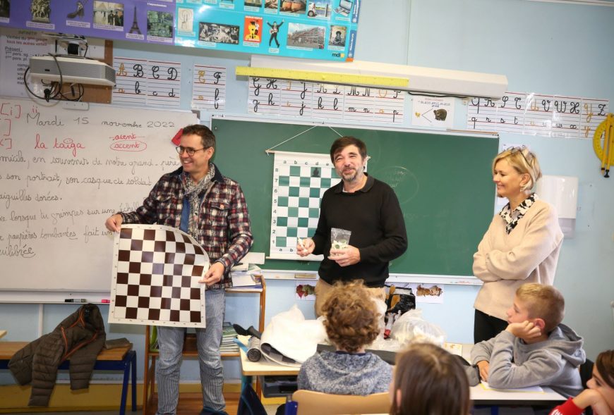 , Bletterans L’école primaire reçoit un kit de dix jeux d’échecs
