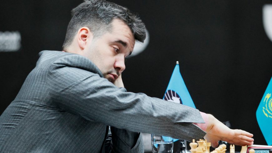 , Championnat du monde d&rsquo;échecs: «Nepo» toujours en tête, joue et bluffe dans la 8e partie