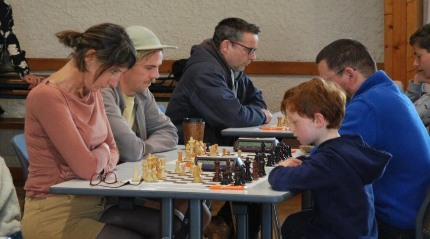 , Il joue aux échecs depuis 60 ans : à Landébia le 1er adjoint organise un tournoi