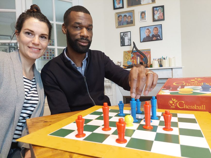 , Jeu de société : ce couple de Colombes mixe le foot et les échecs et invente le Chessball