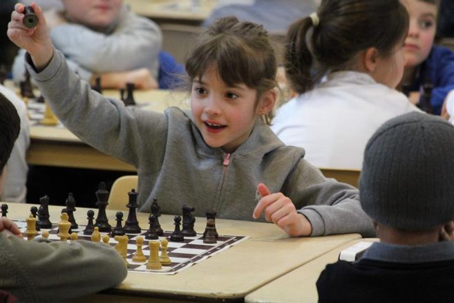 , Les jeunes joueurs s’affrontent aux échecs