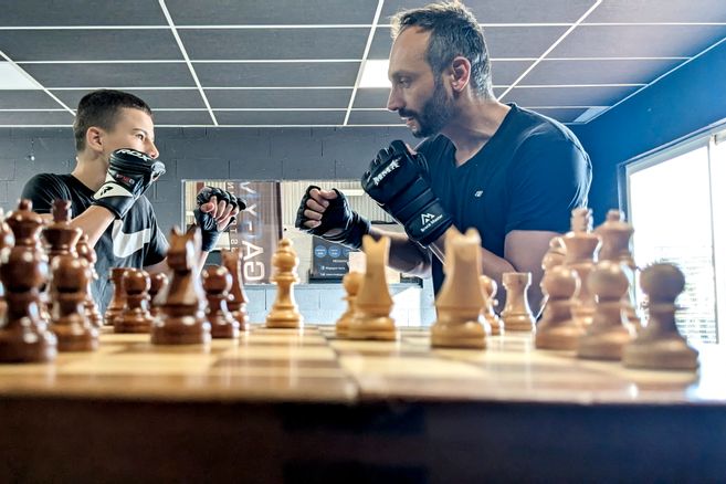 , S&rsquo;affronter à la fois aux échecs et au MMA, une nouvelle pratique initiée à Saint-Clément