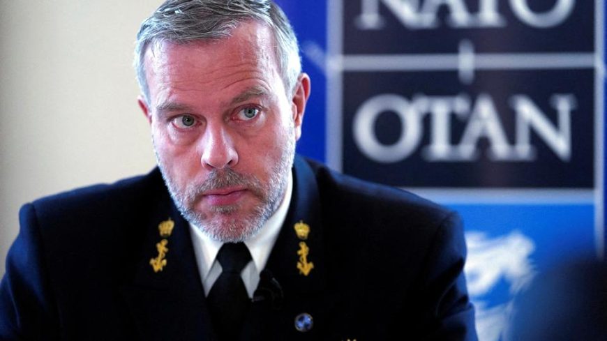 , Un amiral de l’OTAN qualifie la guerre en Ukraine de jeu d’échecs avec violence